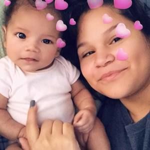 Meet your Posher, Dee dee